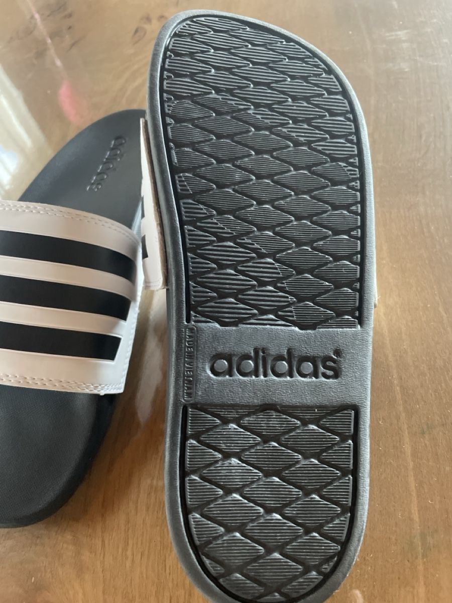Adidas Damenschuhe: Adidas Adiletten Nagelneu! – Neu (gemäss Beschreibung) aus Krattigen von trachselanika 1