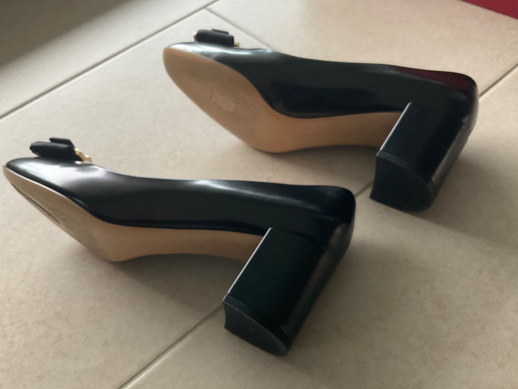 Salvatore Ferragamo Scarpe da donna: FERRAGAMO Pumps – Nuovo (secondo la descrizione) da Walchwil venduto da jsw01 1