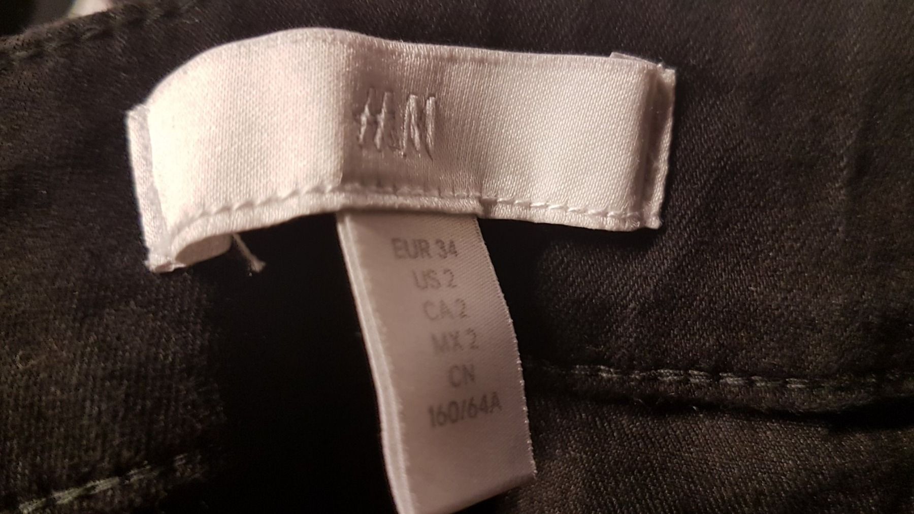 H&M Pantaloni: Pantalon noir taille 34 marque H&M – Usato da Villiers venduto da san_jn5w 3