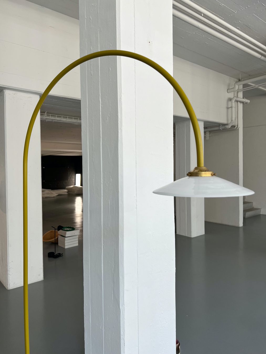 Lampen: Stehlampe von Valerie Objects – Gebraucht aus Zürich von RSO8005 1