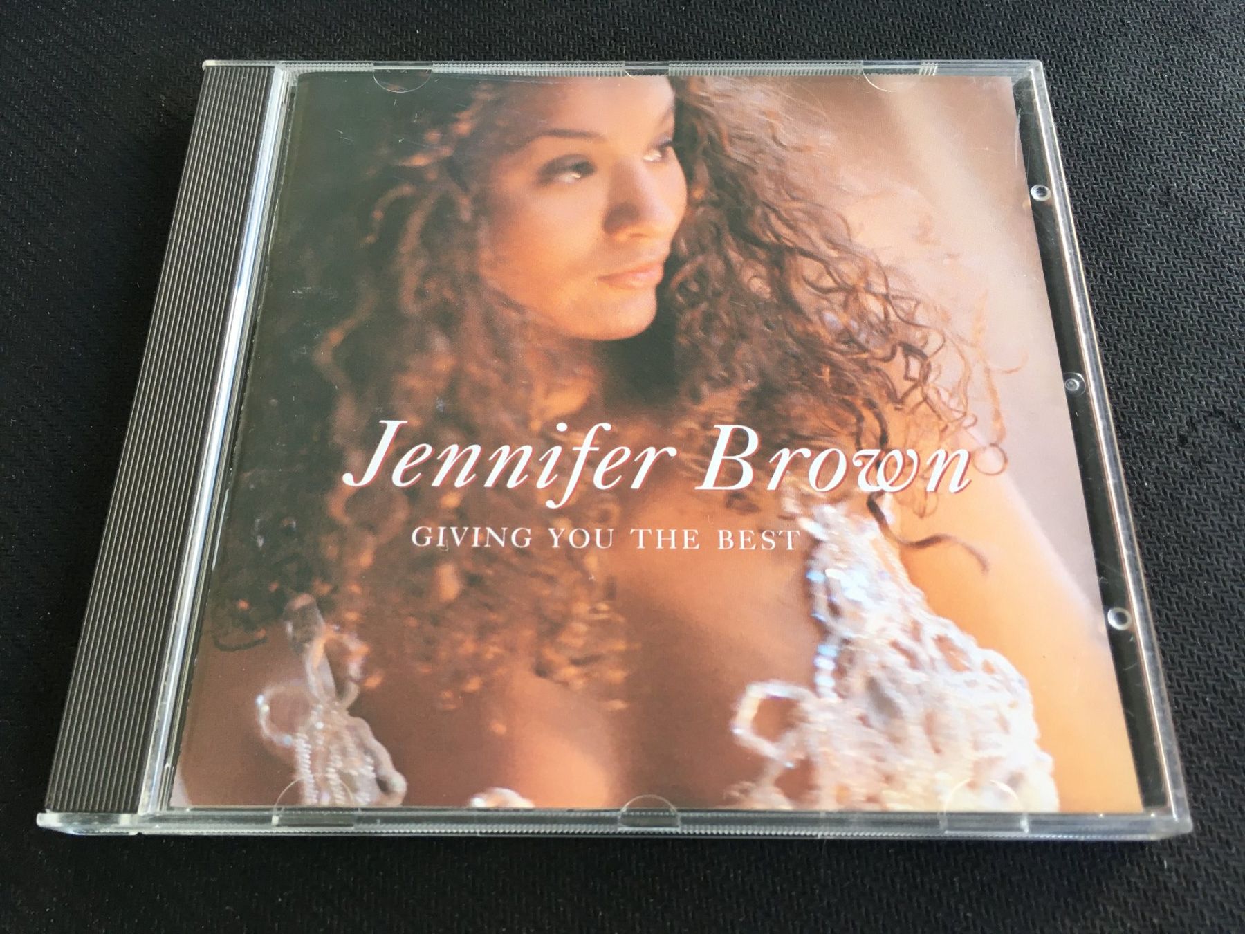 CD: Jennifer Brown - Giving you the best -CD- – Usato da St.Gallen venduto da MedienJoe