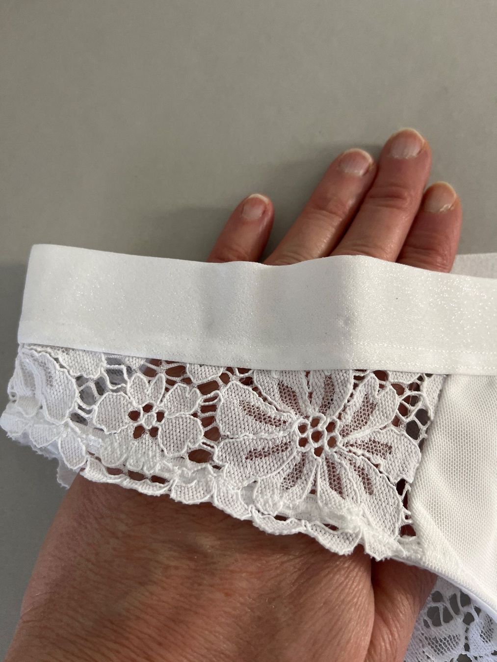 Autres dessous: Spitzenslip, VARIANCE, Grösse 40, Farbe Weiss – Neuf avec emballage d'origine à Rudolfstetten par gst_g7xl 1