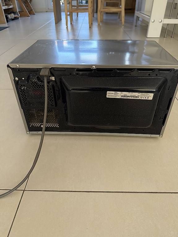 Backöfen: Micro-ondes Samsung MS23F301EFS – Gebraucht aus Thônex von julienkraus 2