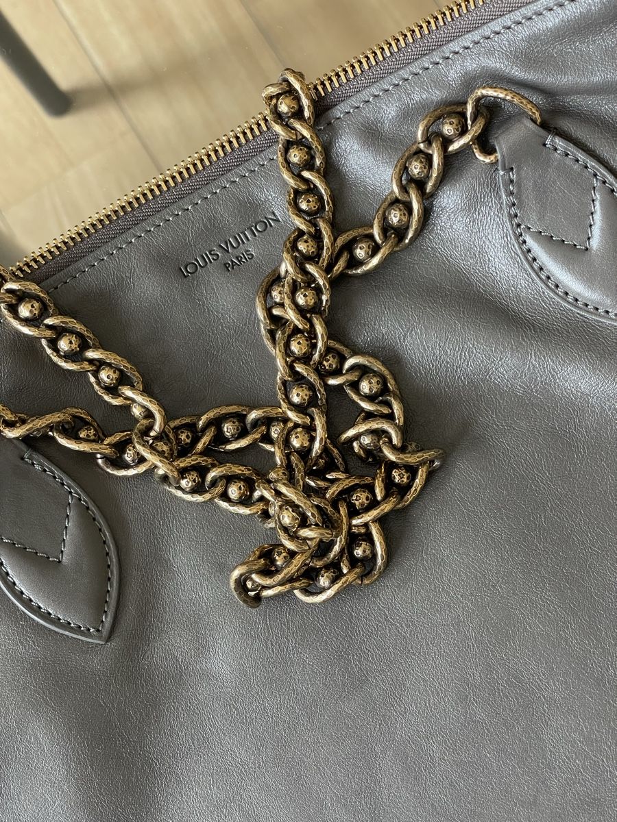 Louis Vuitton Sacs femmes: Louis Vuitton show collection limited edition Lock me – Neuf avec emballage d'origine à Cologny par Jul_ez 2