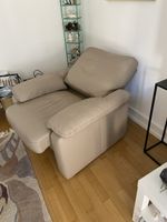 Ledersessel mit passendem Hocker beige akzeptabel