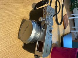 Fujifilm X100F Silver – 7,900 Shutter Count – 2 Batteries