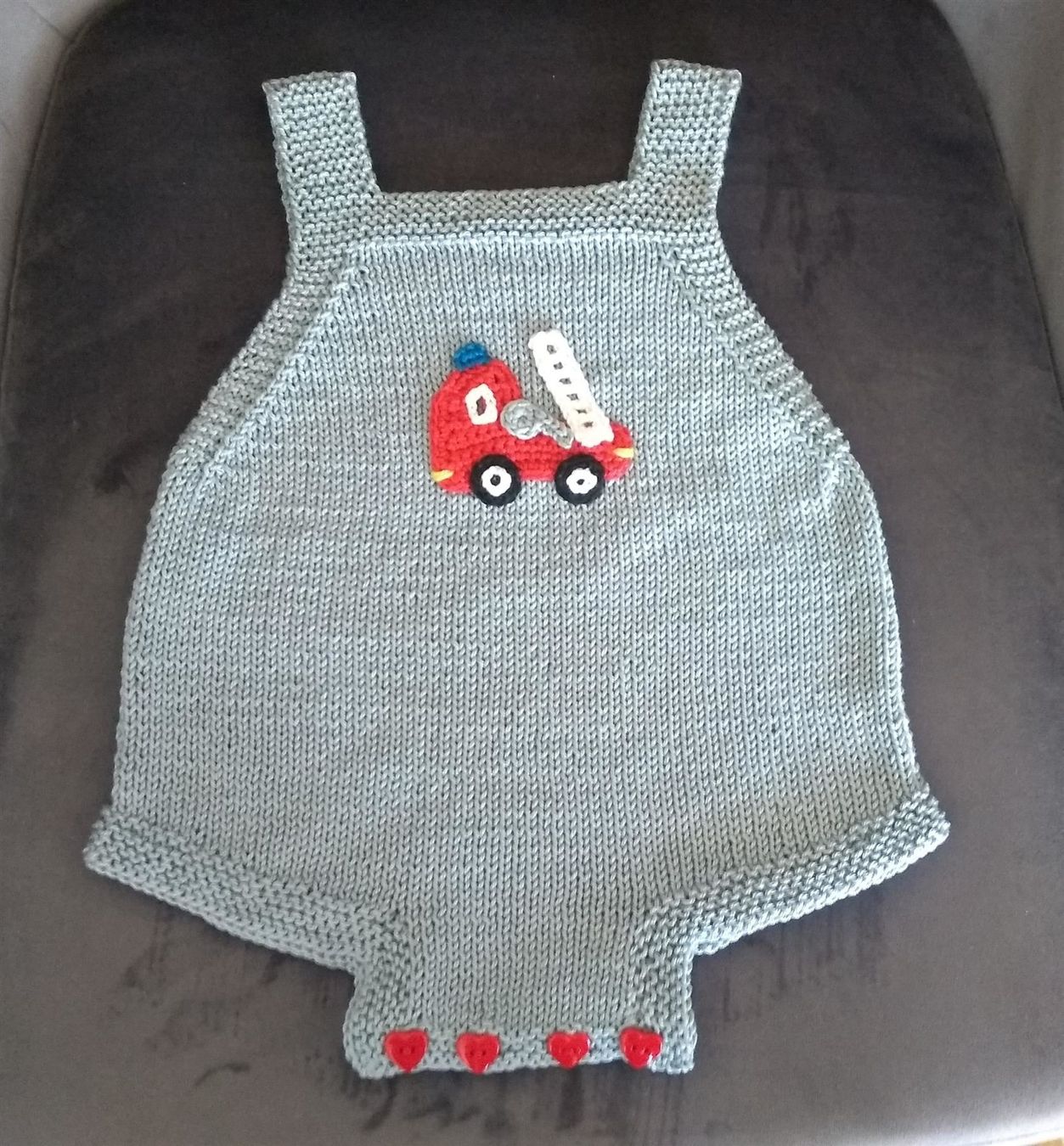 Strampler: Babybody_3, handgestrickt, neu – Neu und originalverpackt aus Romanshorn von Octa27