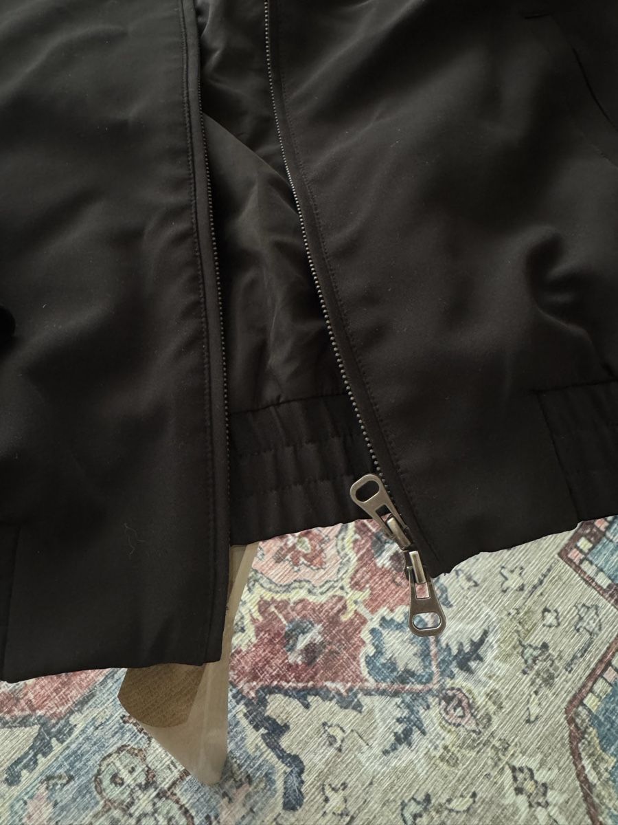 Bershka Jacken: Schwarze bomber jacke – Gebraucht aus Bottighofen von mlj_5dlb 2