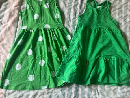 2 green dresses - different styles 6-7 years (116 - 122cm)