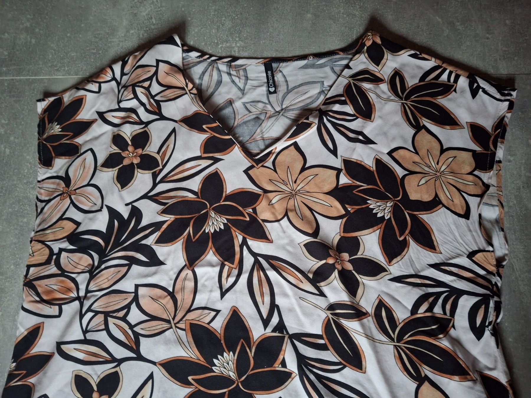 Top: Haut taille S-M marque Chicorée col en V – Usato da Villiers venduto da san_jn5w 1