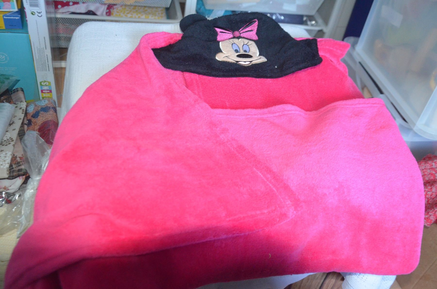 Disney Teli da bagno: SERVIETTE DE BAIN - MIT KAPUTZE – Usato da Chiasso venduto da Dolly015