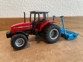 SIKU Massey Ferguson 4270 mit Lemken Kreiselegge