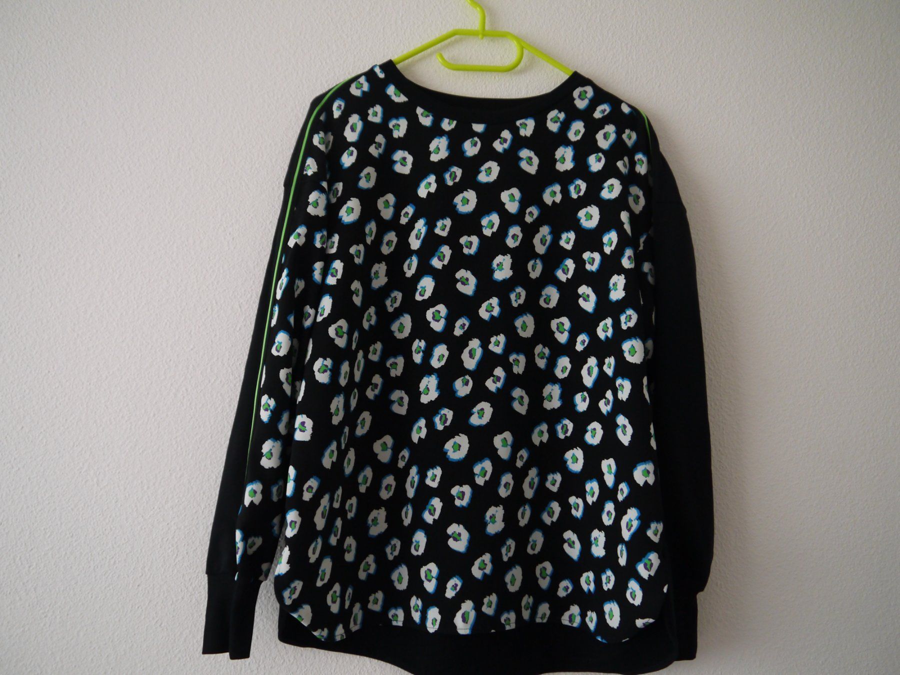 Marc Cain Maglioni & Felpe: MARC CAIN Langarm Pulli / Bluse N4 – Usato da Hagendorn venduto da Blaf