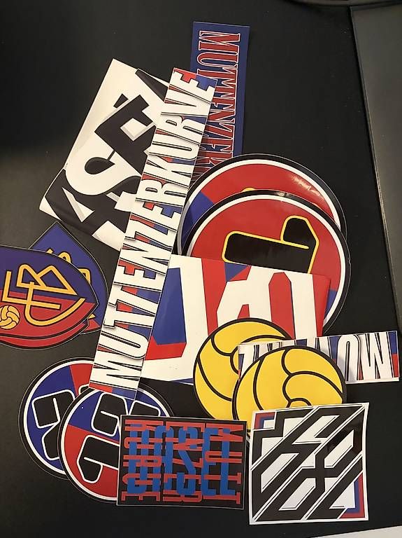 Autocollants: Sticker Muttenzerkurve Basel – Neuf avec emballage d'origine à Arboldswil par mat_xyx5