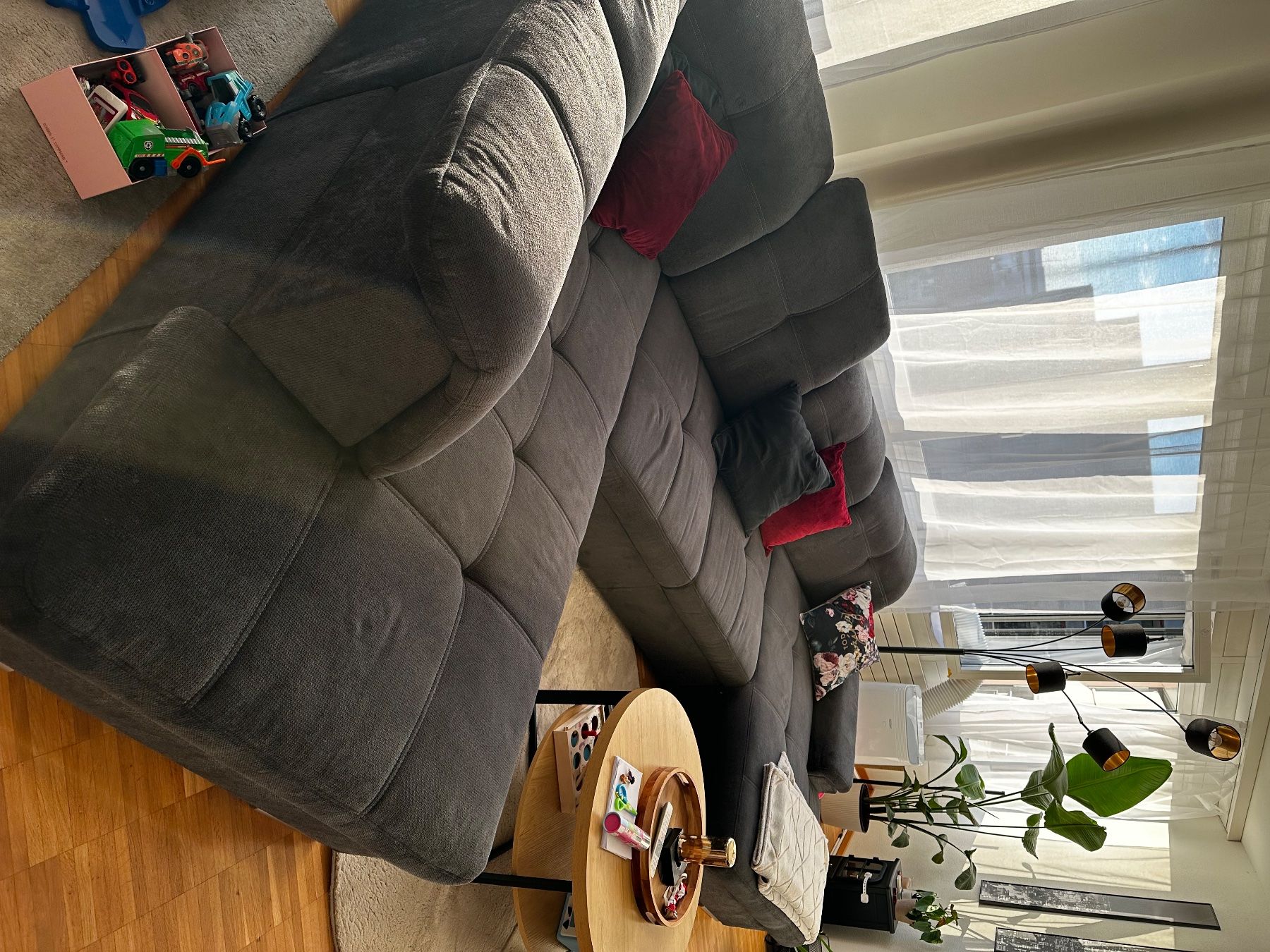 Conforama Divani: Ecksofa dunkelgrau mit Schlaffunktion gebrauchter Zustand – Usato da Uster venduto da Janine_Russ_92 1