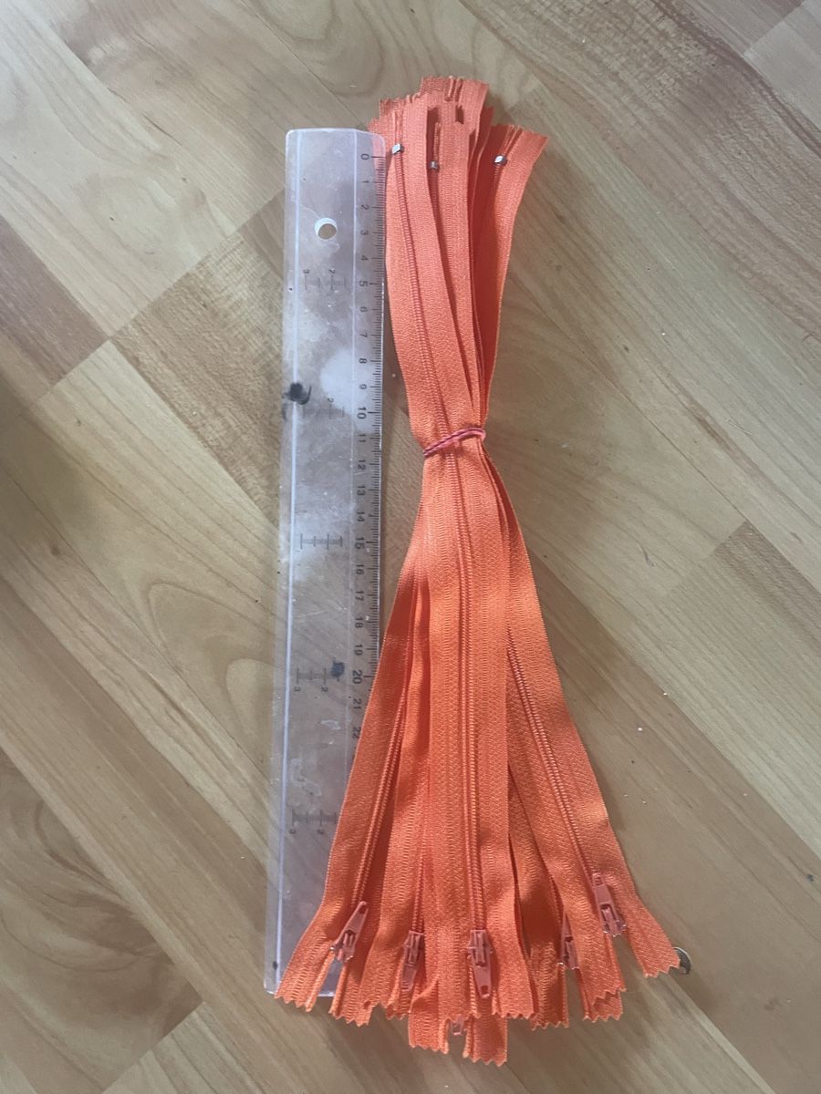 Stoffe: Lot de 10 fermetures éclair orange 30cm neuf – Neu (gemäss Beschreibung) aus Yverdon-les-Bains von sogo02