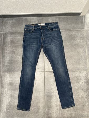 Hollister Jeans W34 L32 