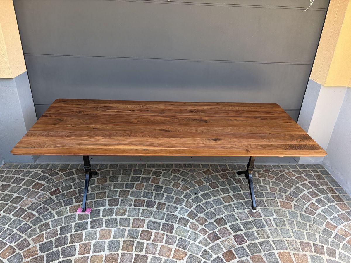 Tavoli: Beizentisch mit Horgenglarus Füssen – Usato da Zunzgen venduto da ZUNZ 4