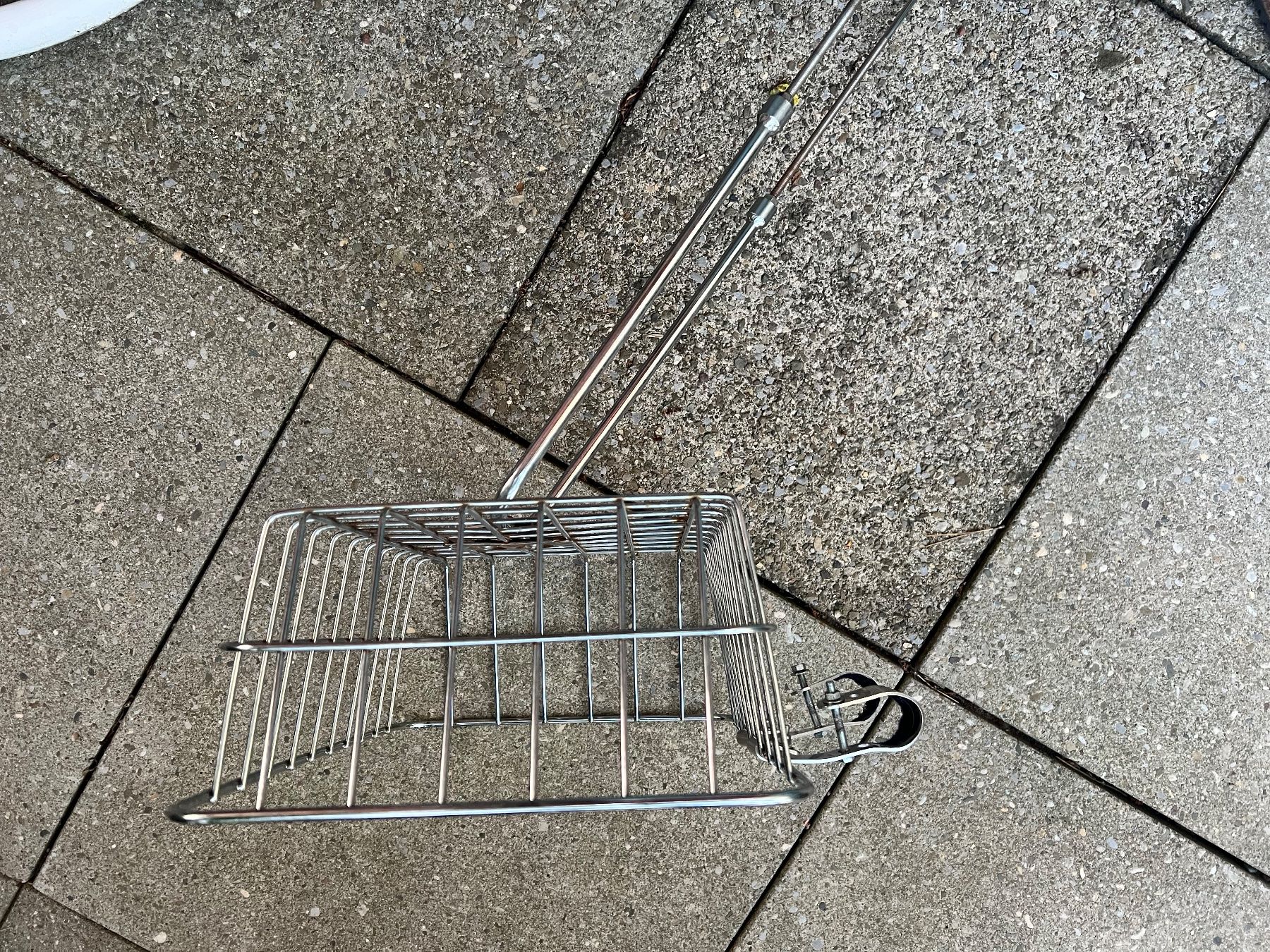Ersatzteile: Fahrrad Frontkorb – Gebraucht aus Zürich von inf_mn7x