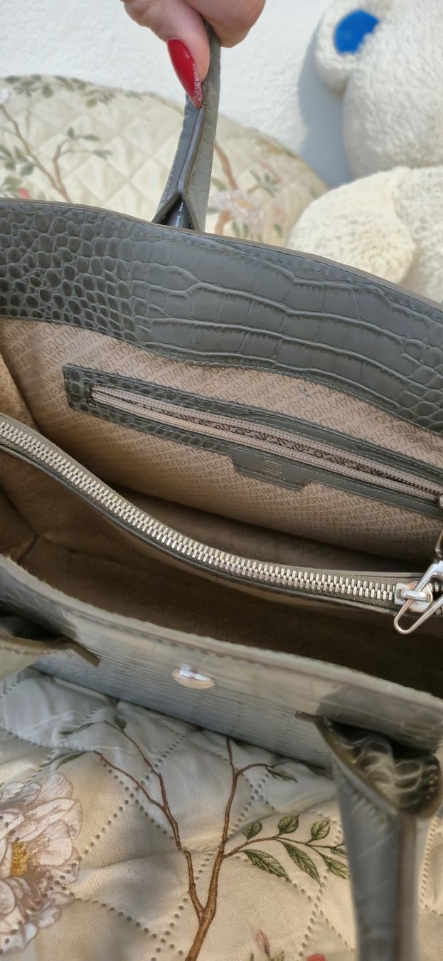 Navyboot Taschen für Damen: NavyBoot Leather Tote Bag - Grey Crocodile Look – Gebraucht aus Altikon von san_c7qr 3