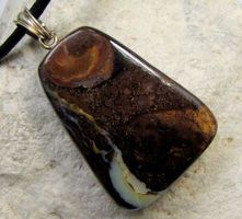 Boulder Opal Anhänger 52.00cts.