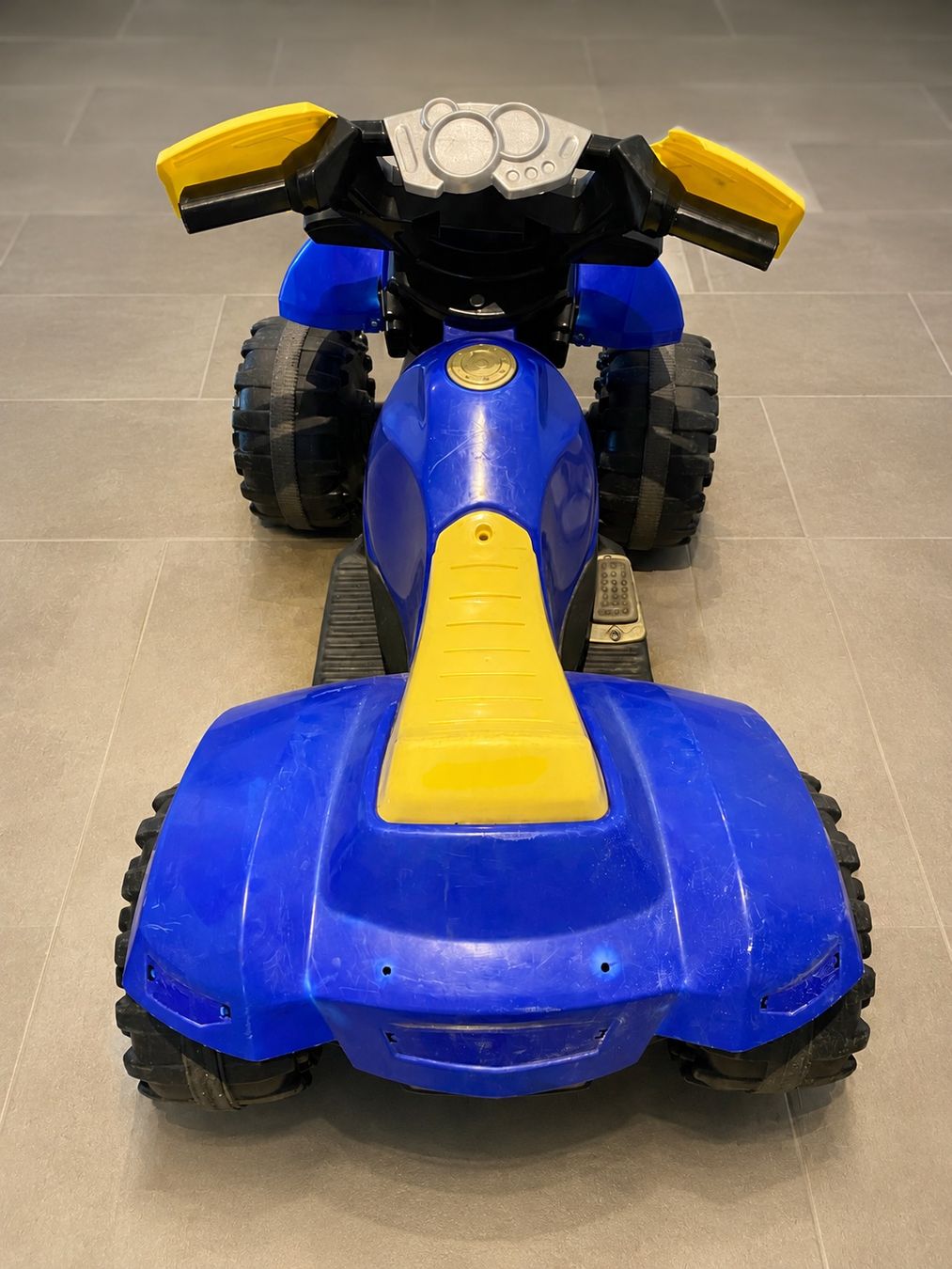 Veicoli per bambini: Kinder Elektro-Quad / Kinderquad – gebraucht – Usato da Sommeri venduto da Gim- 2