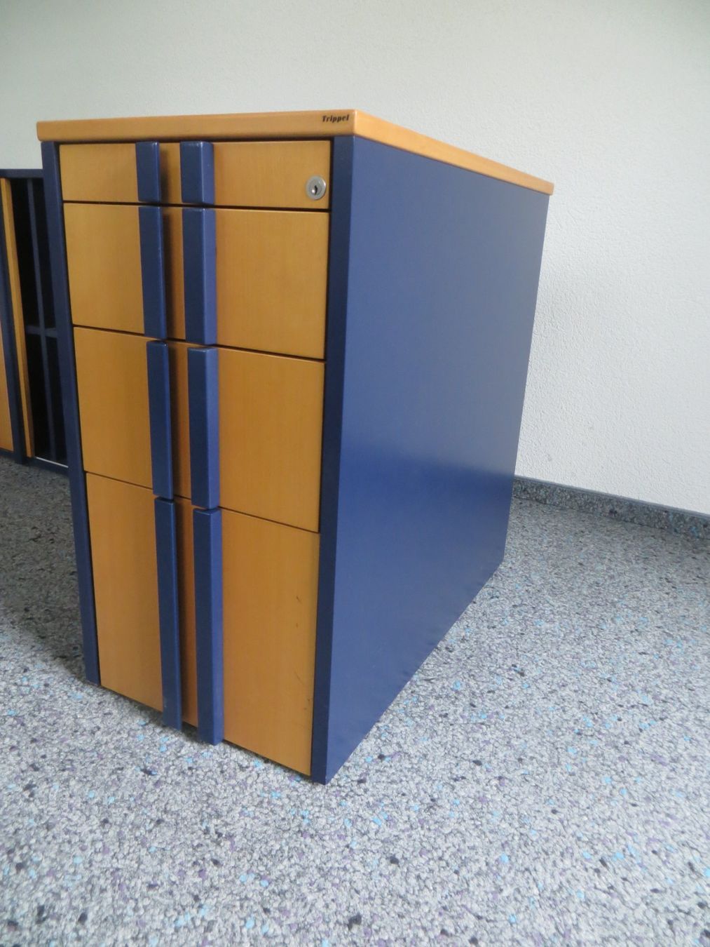 Scrivanie: Schreibtisch mit Schubladenschrank – Usato da Allenwinden venduto da Elbruba 3