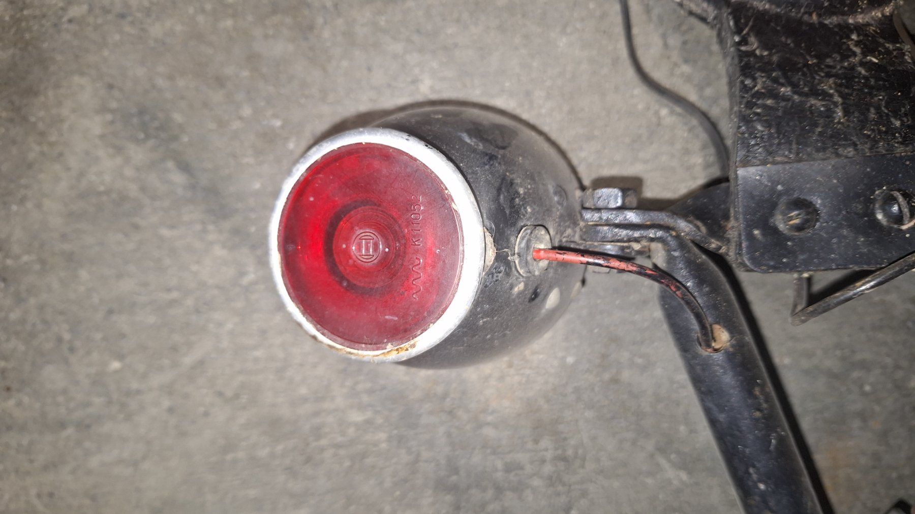 Bosch Fari: Scheinwerfer Bosch uralt Antik Lampe Einachser 80 mm Durchm. – Usato da Bilten venduto da Claas10 7