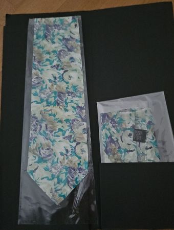 Krawatte mit Einstecktuch Blumenmuster neu