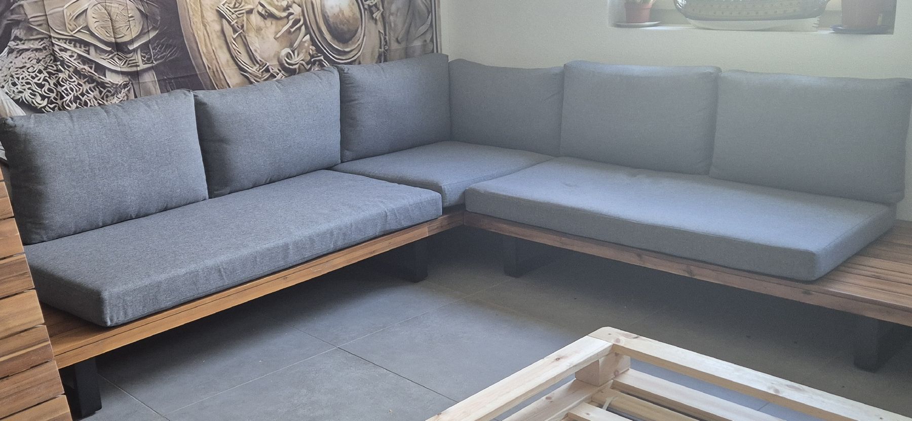 Divani: Ecksofa mit Tisch 80x80 cm. – Usato da Mellingen venduto da kar_8dcv