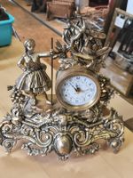 Tischuhr Figurendekor Metall (al1)