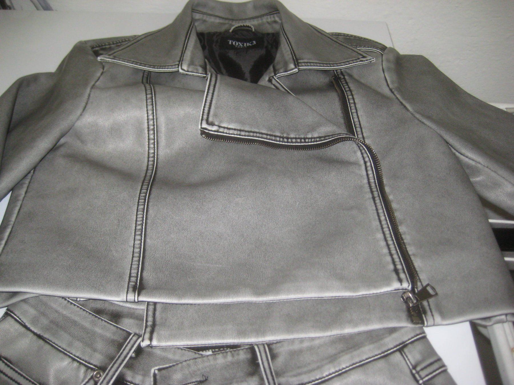Completi & Tailleur: DAMEN HOSEN ANZUG – Usato da Uster venduto da flocke1 2