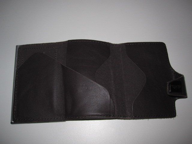 Altro in  Abbigliamento & Accessori: Tru Virtu Click & Slide Armani – Usato da Ehrendingen venduto da spanky11 2