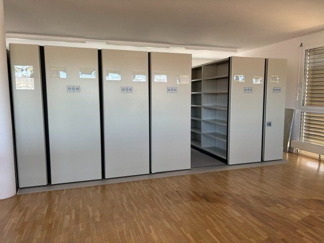 Schränke: "Compactus"-Anlage – Gebraucht aus Binningen von Vivianne8