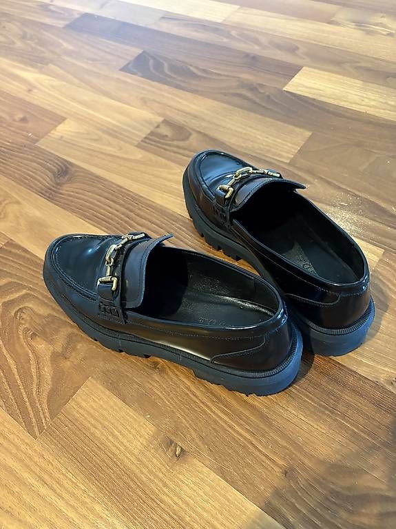 Scarpe da donna: Damenloafer Massimo Dutti Gr. 39 – Usato da Siebnen venduto da SienaJoana 1