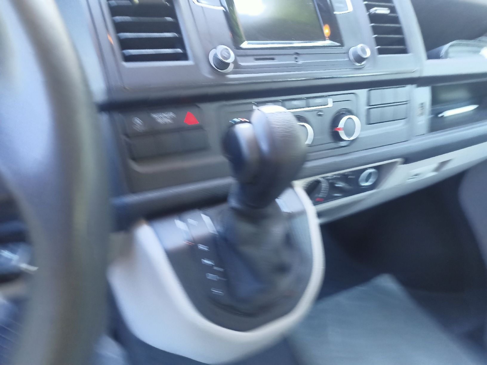 Véhicules utilitaires: VW T 6   In Top Zustand – D'occasion à Plasselb par Frisi4 3