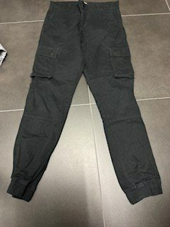 Only Hosen: Only & Sons Cargohose schwarz 28/32 – Neu (gemäss Beschreibung) aus Gommiswald von Anika6