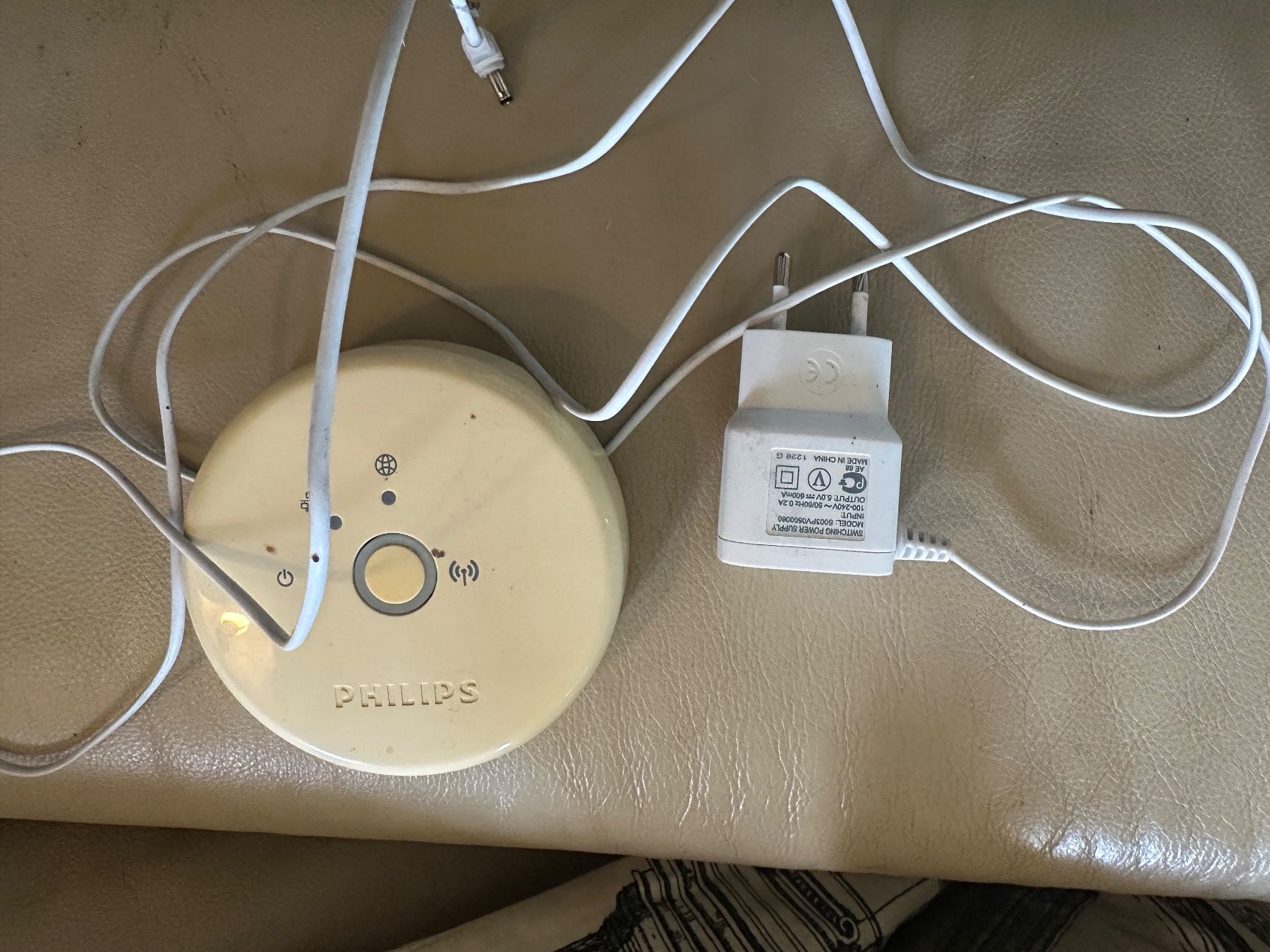 Philips Hub & Switch: Philips Hue Bridge rund inkl. Netzteil – Usato da Zürich venduto da art_2j7h 1