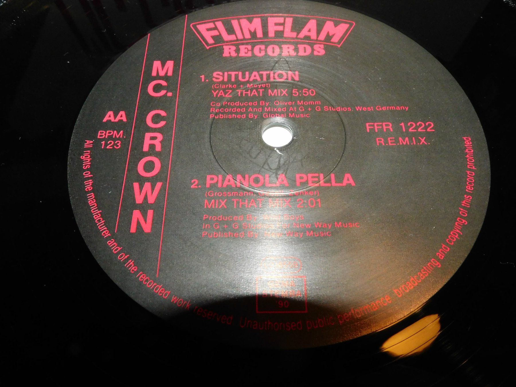 Schallplatten: Lp - MC CROWN n Featuring Guest Vocalist Rhythem System – Gebraucht aus Sursee von 76 3