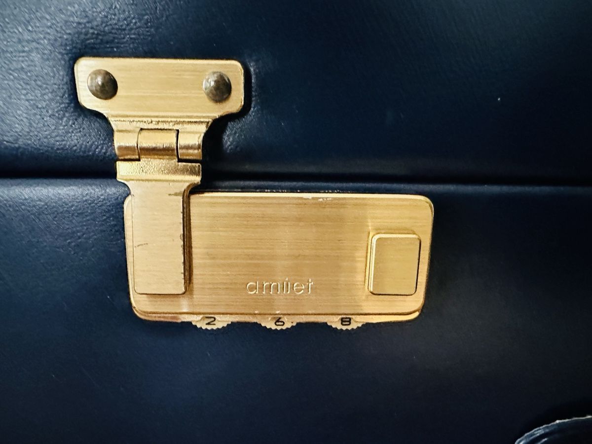 Custodie per cosmetici: AMIET beauty case vintage – Usato da Brügg BE venduto da Goob 3