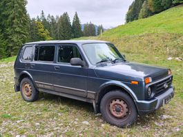Lada 4x4 Urban 5 Türer