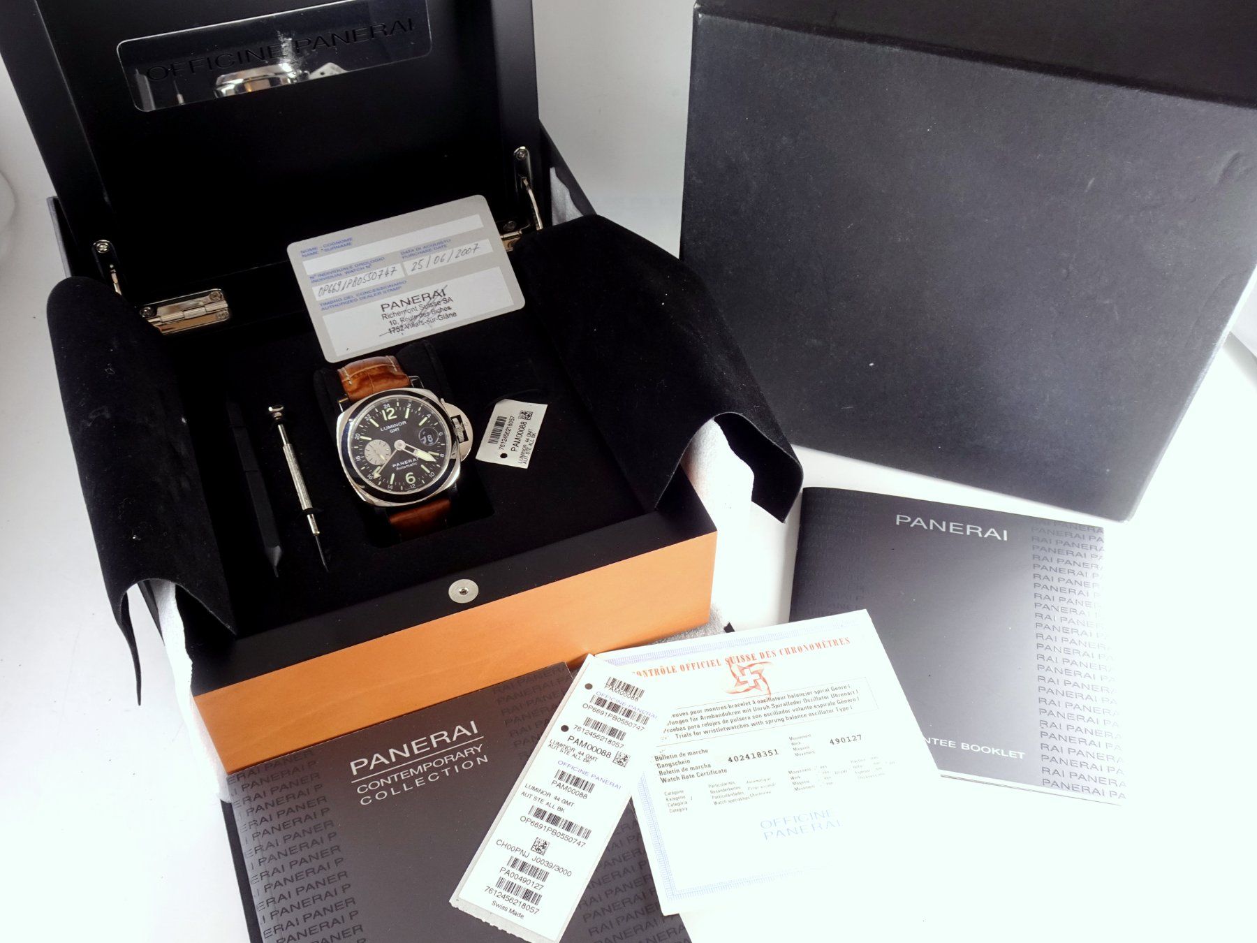 Panerai Uhren: PANERAI LUMINOR GMT PAM 00088 AUTOMATIK 2007 HERRENUHR – Gebraucht aus Zürich von  8