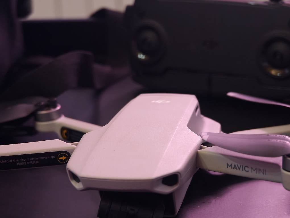 Akkus, Ladegeräte & Netzgeräte: DJI Mavic Mini Drone + extra Battery  – Gebraucht aus Bogno von abstractcloud 1
