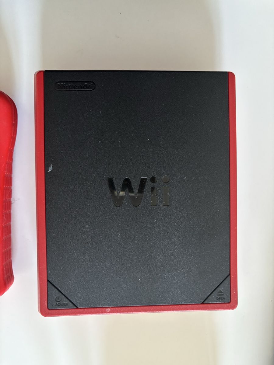 Nintendo Console: Wii rouge  – Usato da La Chaux-de-Fonds venduto da DANIELA19961996 1