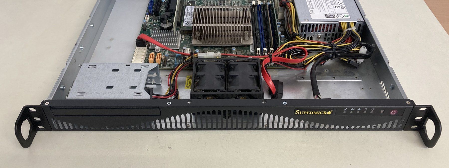 Supermicro Server: Supermicro Server – Usato da Willisau venduto da aronet 1