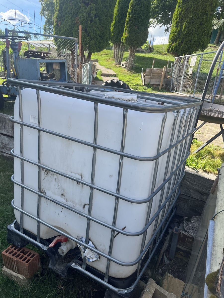Tränken & Tröge: 1000L Wassertank  – Gebraucht aus Gommiswald von diegoe_ 2
