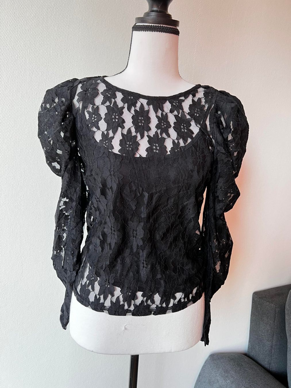 Pieces Blusen: Neue Bluse XS Pieces – Gebraucht aus Riehen von edu_92w7