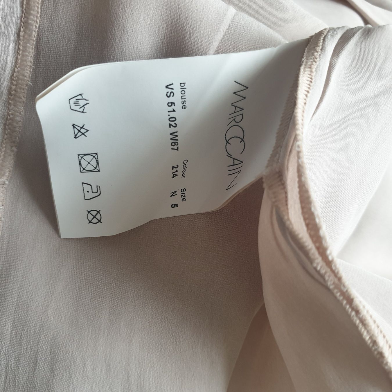Marc Cain Tuniche: Marccain schönes Seidenshirt Gr 5 – Usato da Frenkendorf venduto da Chrigeli01 5