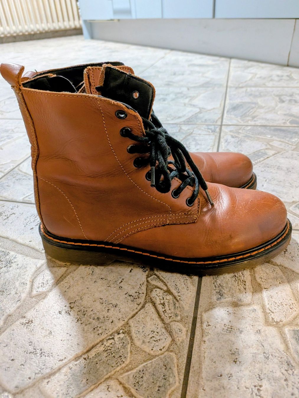 Scarpe da donna: Braune Lederboots, Gr. 39 – Usato da Pfäffikon SZ venduto da deyjanira