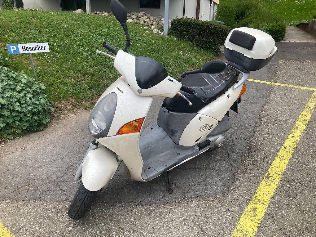 Honda Scooter: Honda NES 125 ES – Usato da Jona venduto da Jumaijra